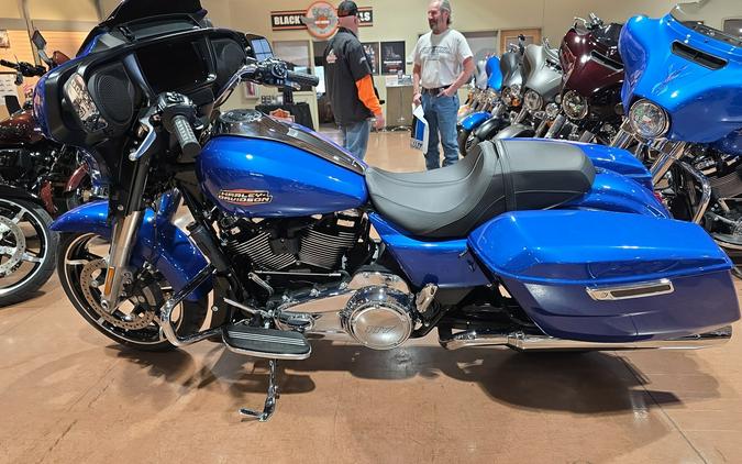 2025 Harley-Davidson® Street Glide® Blue Burst