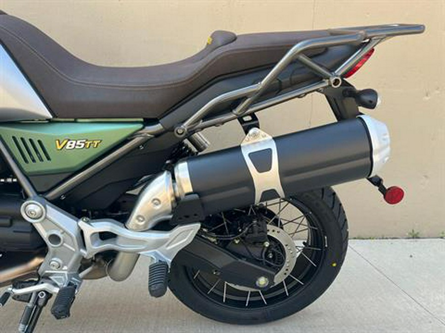 2022 Moto Guzzi V85 TT Centenario