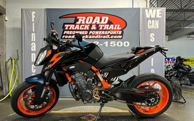 2022 KTM 890 Duke R