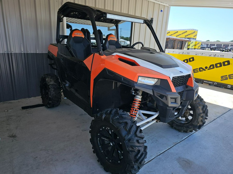 2016 Polaris GENERAL™ 1000 EPS Deluxe