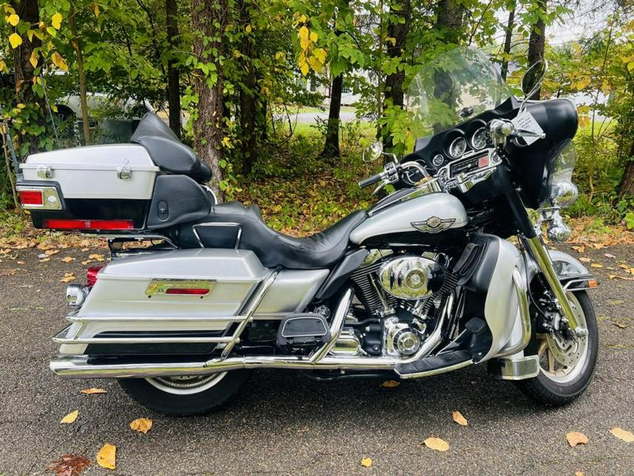 2003 Harley-Davidson® FLHTC - Electra Glide® Classic