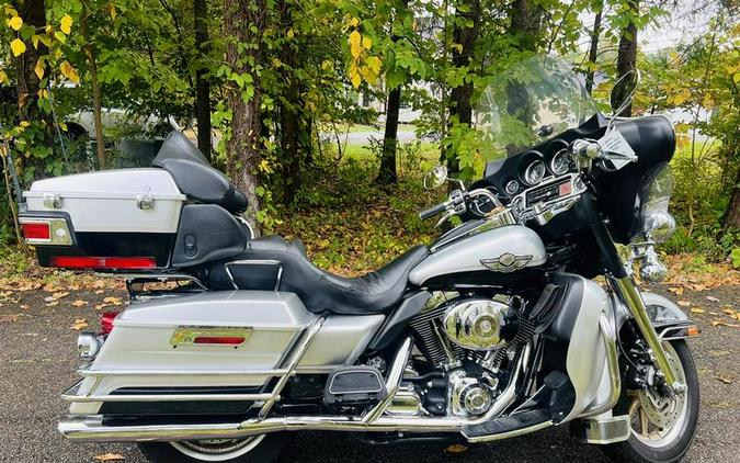 2003 Harley-Davidson® FLHTC - Electra Glide® Classic