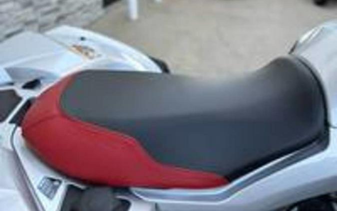 2026 Can-Am® Renegade X mr 1000 R Hyper Silver & Legion Red