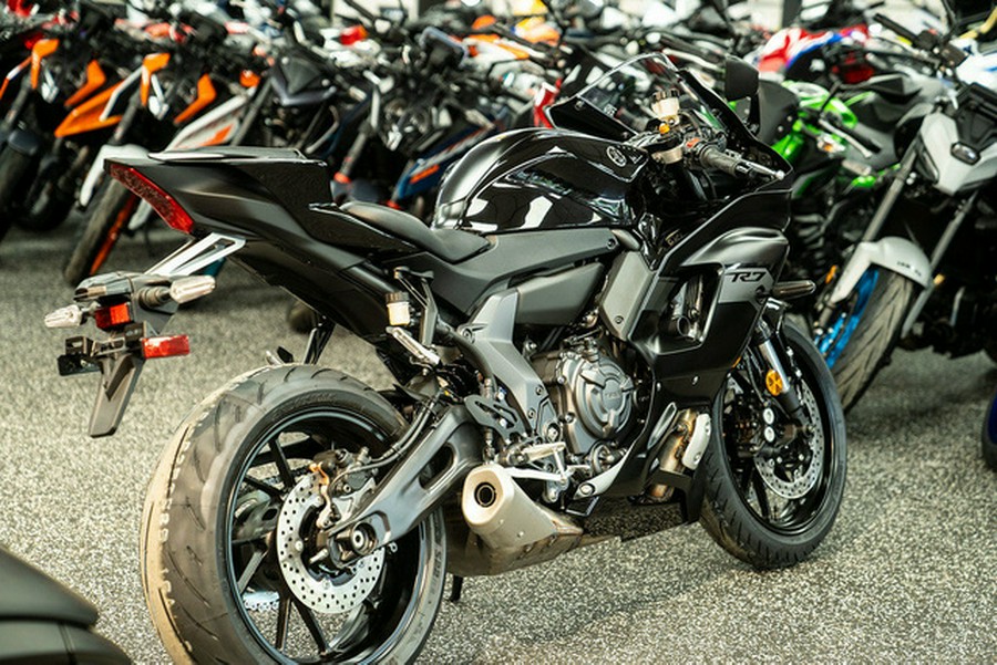 2025 Yamaha YZF R7