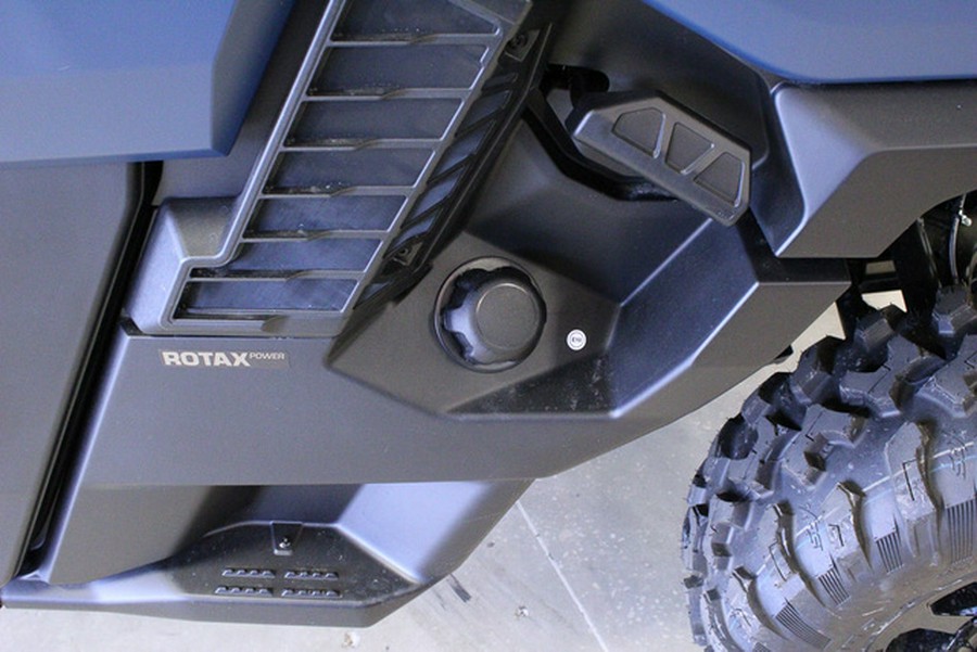 2026 Can-Am Defender MAX XT CAB HD11 With 10.25 In.Display