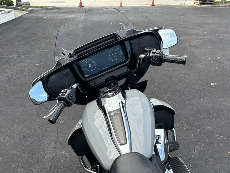 2025 Harley-Davidson Street Glide FLHXU - Ultra