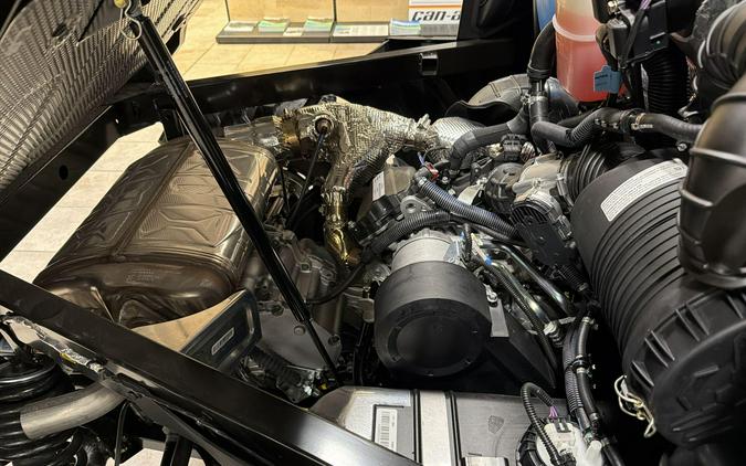 2025 Can-Am DEFENDER MAX LONE STAR CAB HD10