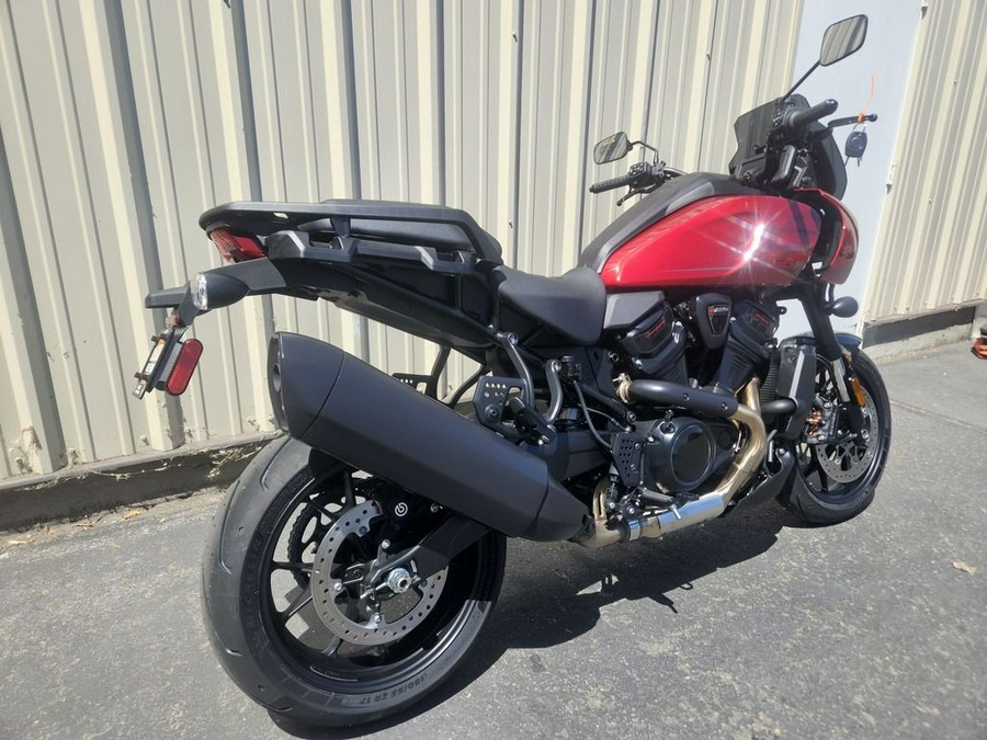 2025 Harley-Davidson® RA1250ST - Pan America® 1250 ST