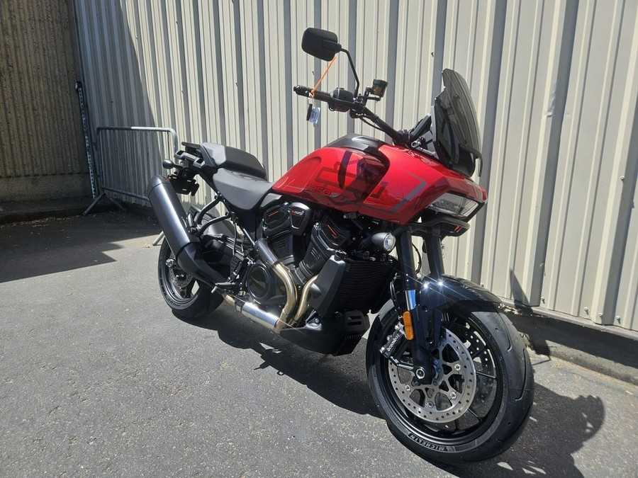 2025 Harley-Davidson® RA1250ST - Pan America® 1250 ST