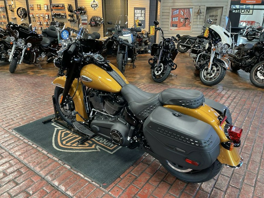 2023 Harley-Davidson FLHCS - Heritage Classic