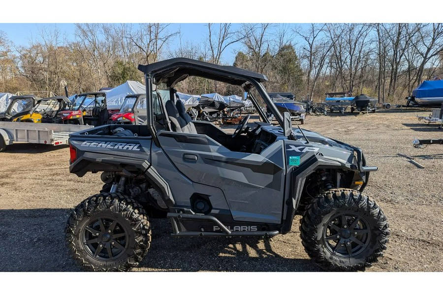 2023 Polaris GENERAL XP 1000 Ultimate. Ride command and heat!