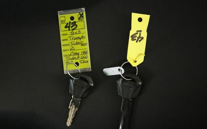 2023 Triumph Trident 660 Two-Tone