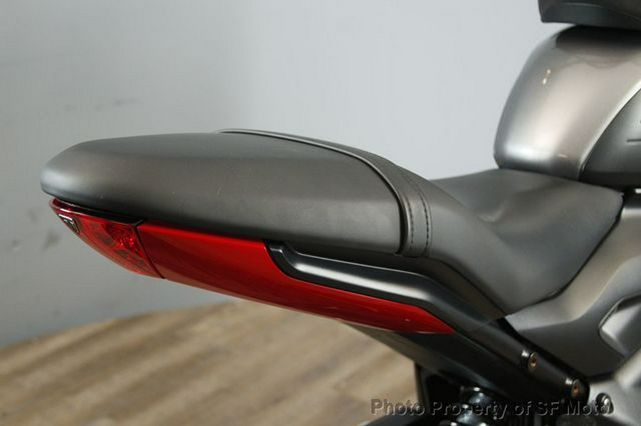 2023 Triumph Trident 660 Two-Tone