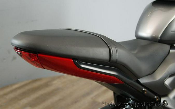 2023 Triumph Trident 660 Two-Tone