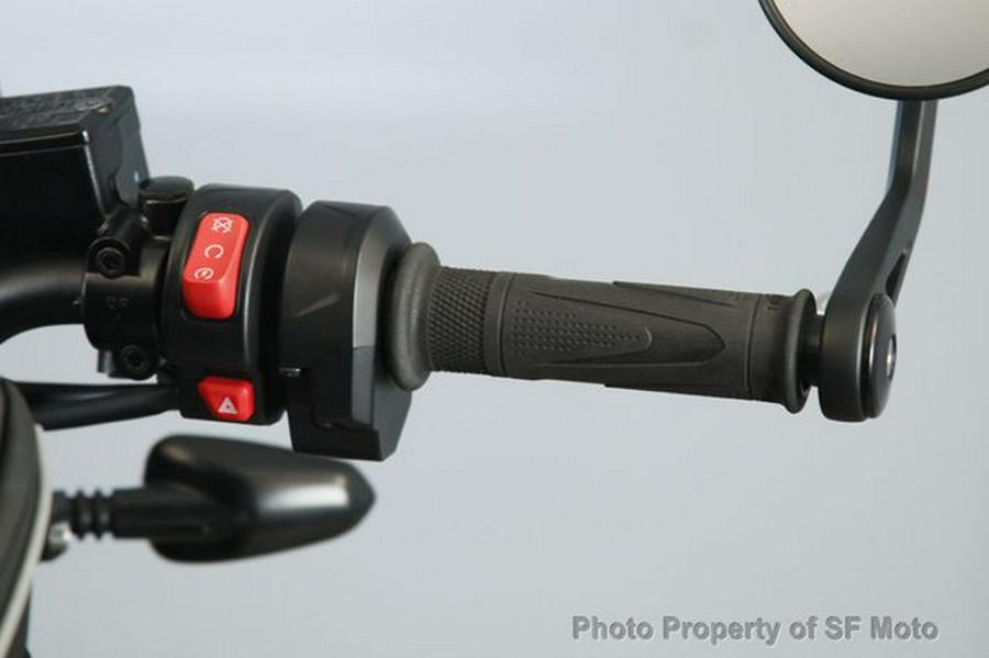 2023 Triumph Trident 660 Two-Tone