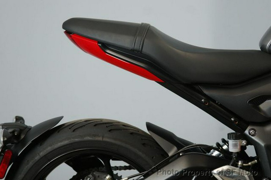 2023 Triumph Trident 660 Two-Tone