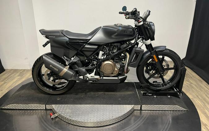 2019 Husqvarna Svartpilen 701