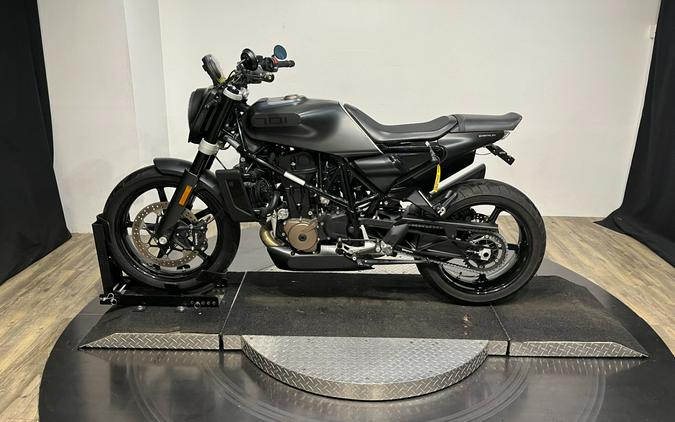 2019 Husqvarna Svartpilen 701