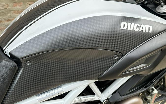 2015 Ducati Diavel Carbon