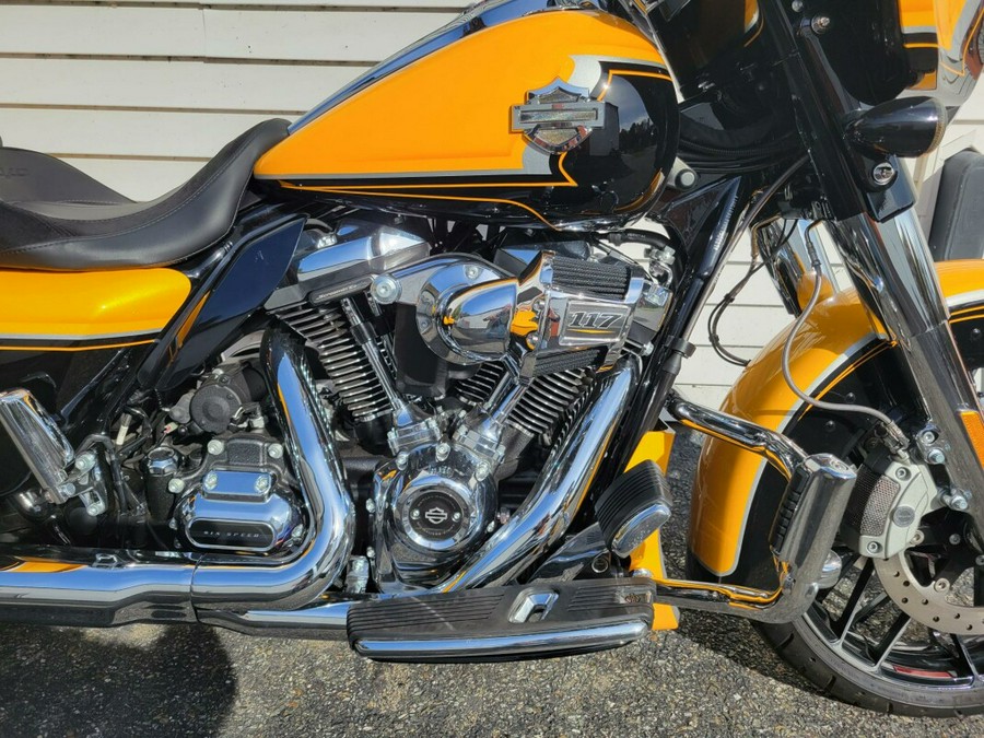2022 HarleyDavidson CVO™ Street Glide Hightail Yellow Pearl for sale