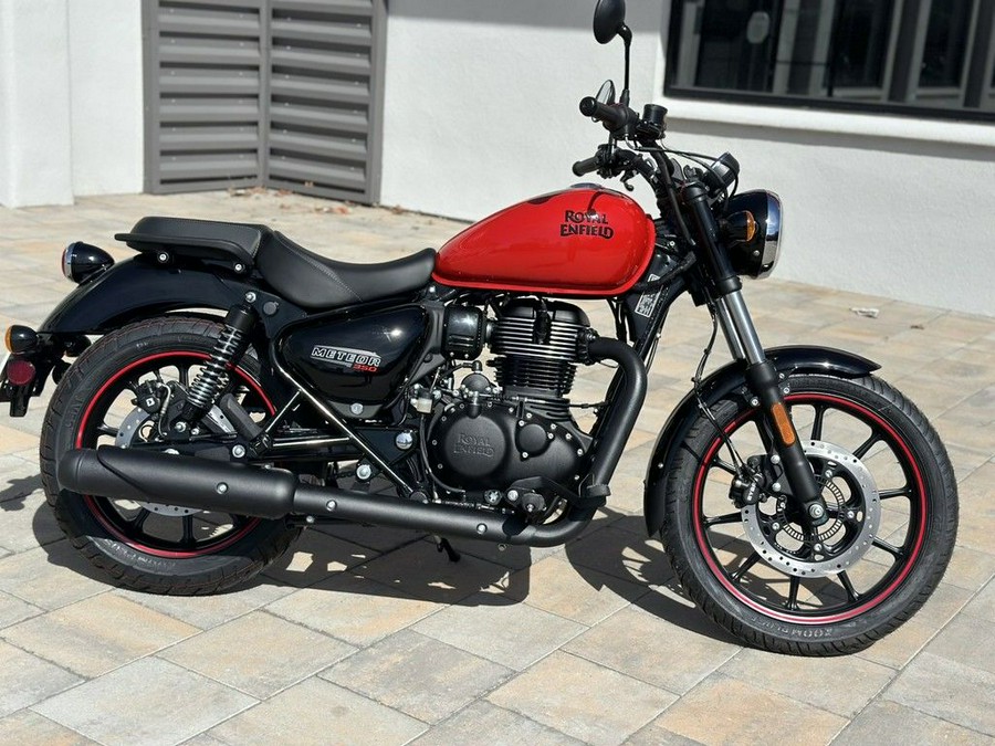 2023 Royal Enfield Meteor 350 Fireball Red