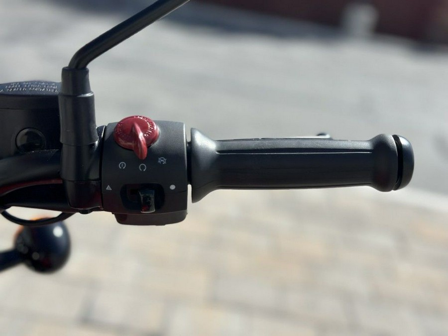 2023 Royal Enfield Meteor 350 Fireball Red