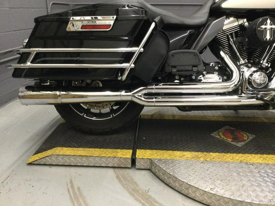 2010 Harley-Davidson® FLHTC - Electra Glide® Classic