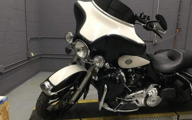 2010 Harley-Davidson® FLHTC - Electra Glide® Classic