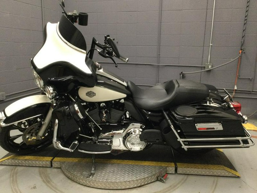 2010 Harley-Davidson® FLHTC - Electra Glide® Classic