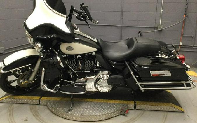 2010 Harley-Davidson® FLHTC - Electra Glide® Classic