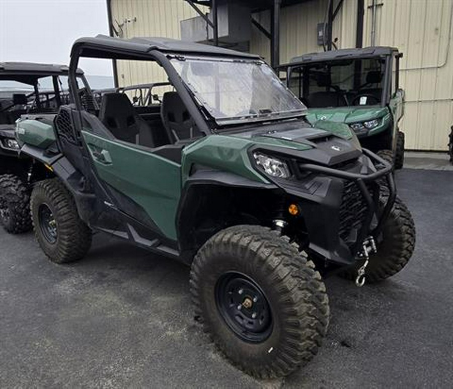 2022 Can-Am Commander DPS 700