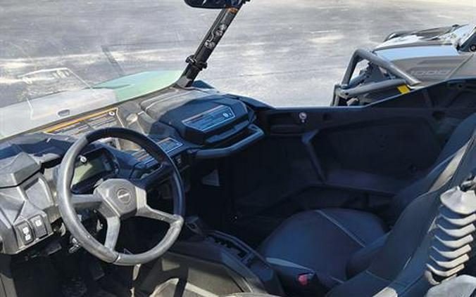 2022 Can-Am Commander DPS 700
