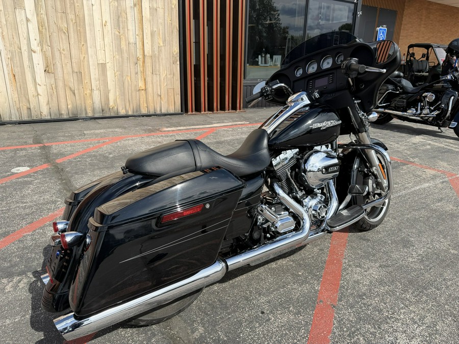 2014 Harley-Davidson® Street Glide® Vivid Black