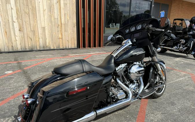 2014 Harley-Davidson® Street Glide® Vivid Black