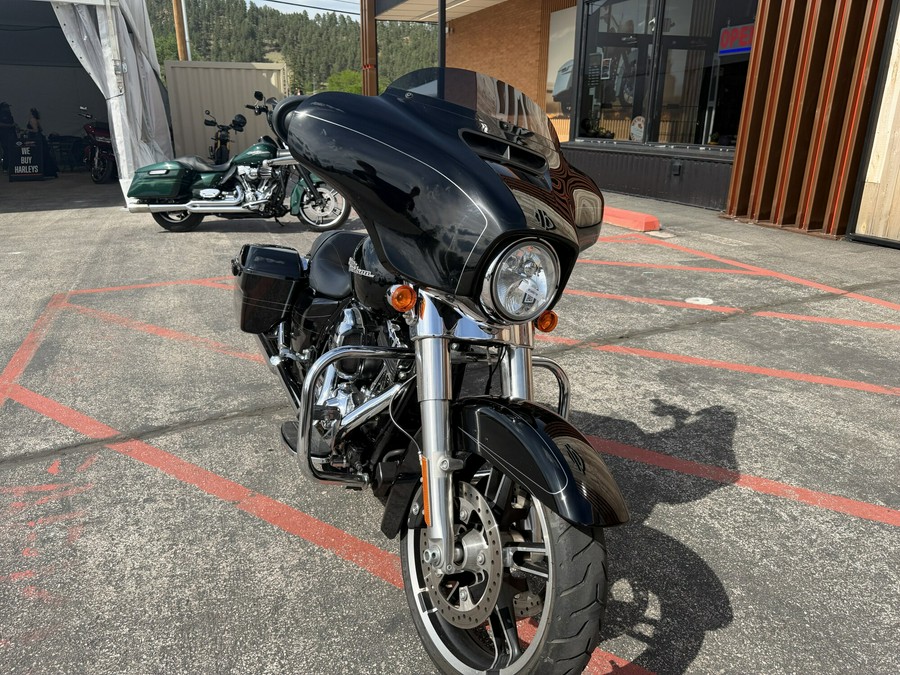 2014 Harley-Davidson® Street Glide® Vivid Black