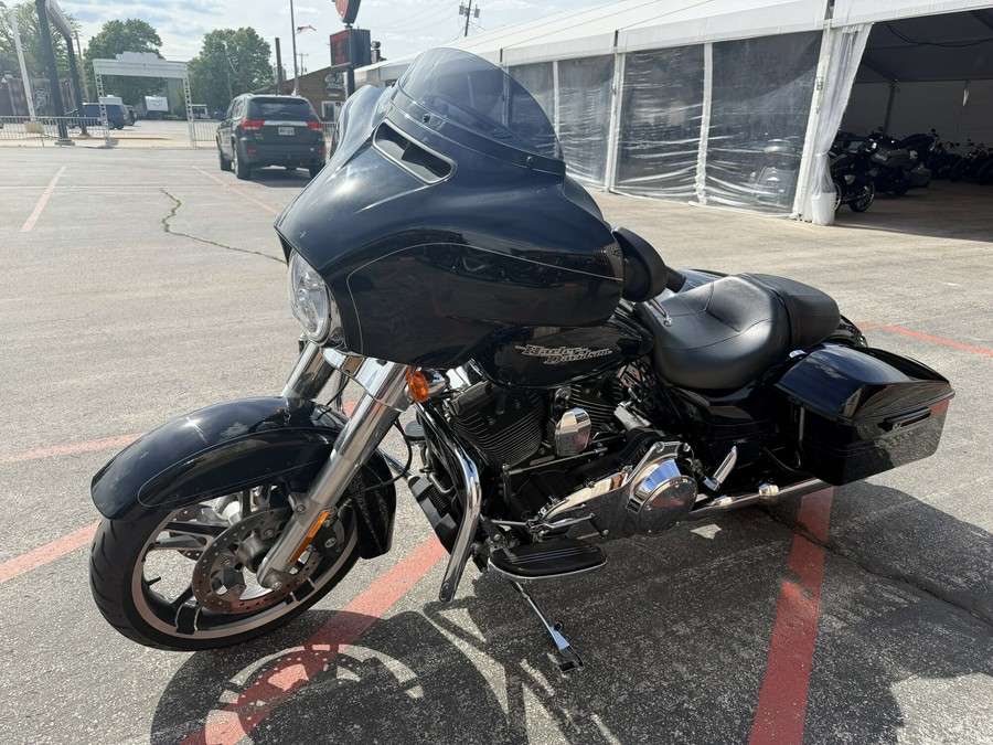 2014 Harley-Davidson® Street Glide® Vivid Black