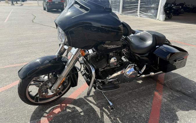 2014 Harley-Davidson® Street Glide® Vivid Black