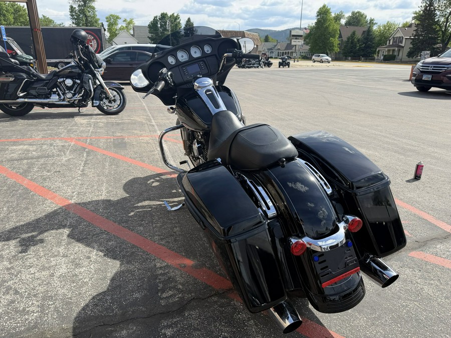 2014 Harley-Davidson® Street Glide® Vivid Black