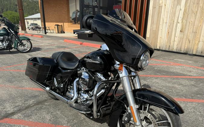 2014 Harley-Davidson® Street Glide® Vivid Black