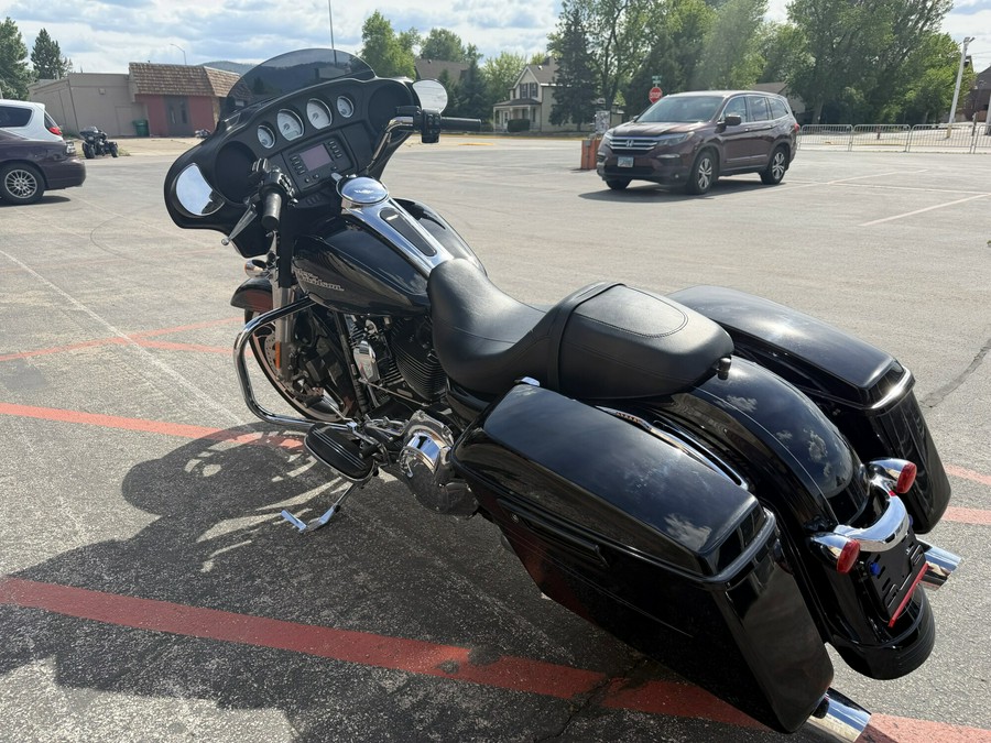 2014 Harley-Davidson® Street Glide® Vivid Black