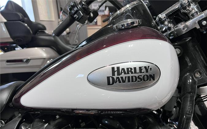 2021 Harley-Davidson Heritage Classic 114 6,417 Miles Midnight Crimson / Stone Wash White