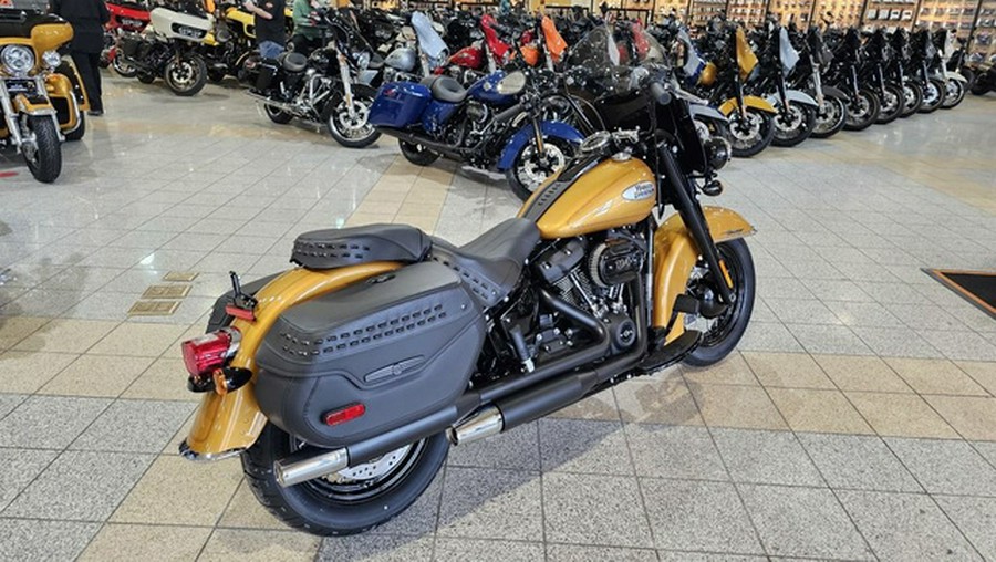 2023 Harley-Davidson FLHCS - Heritage Classic