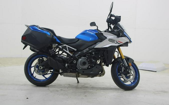 2025 Suzuki GSX-S1000GX+