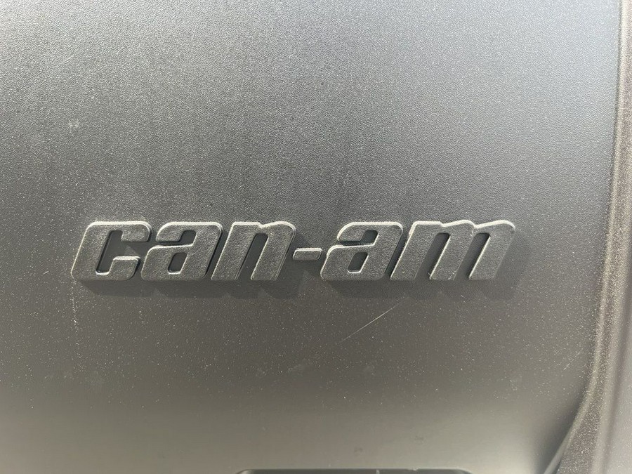 2025 Can-Am® Defender HD7