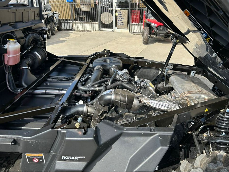 2025 Can-Am DEFENDER PRO DPS HD10