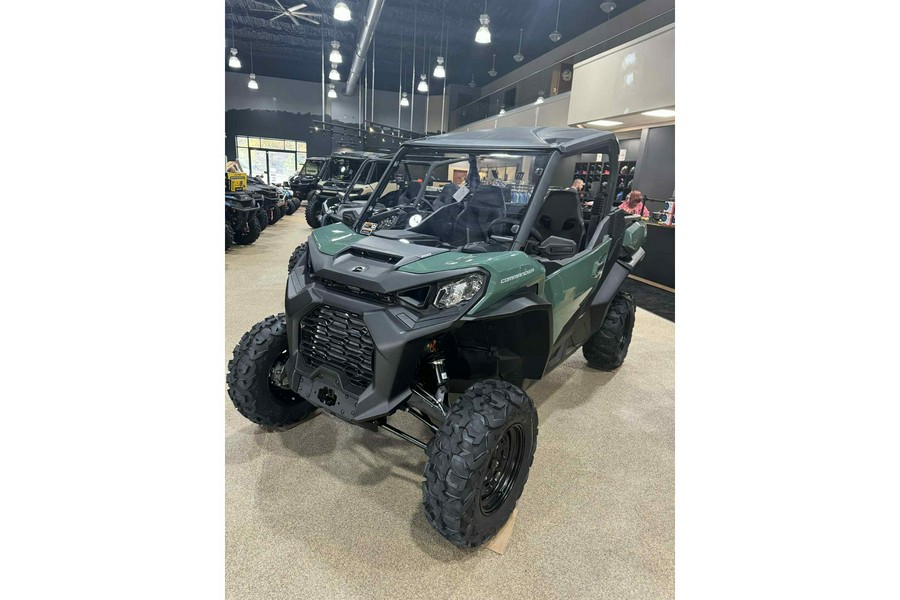 2026 Can-Am COMMANDER DPS 700 w/ACCESSORIES