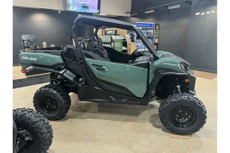 2026 Can-Am COMMANDER DPS 700 w/ACCESSORIES