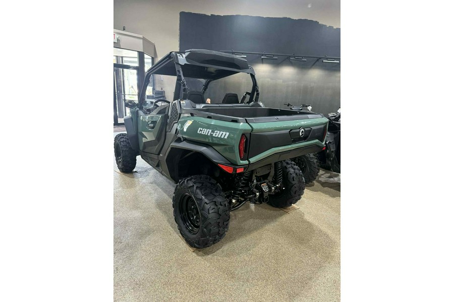 2026 Can-Am COMMANDER DPS 700 w/ACCESSORIES