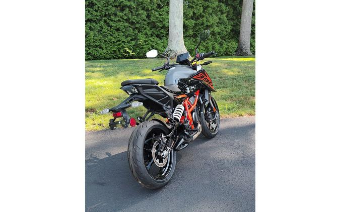 2026 KTM 390 DUKE, BLACK