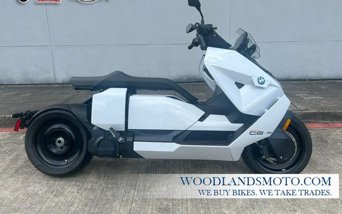 2023 BMW CE 04 Review [Urban Electric Commuter Scooter]